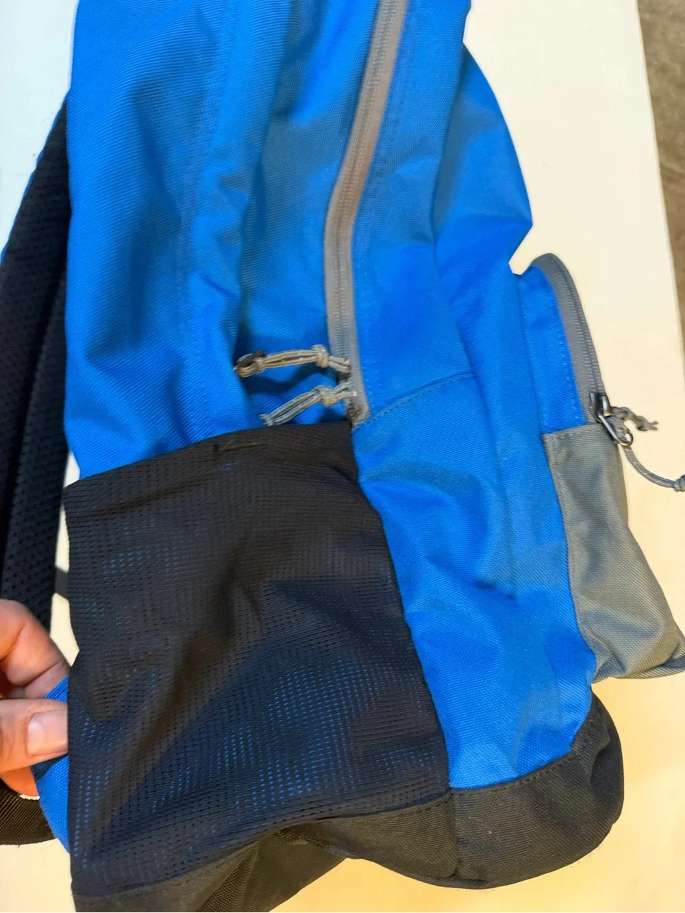 Columbia Neosho Daypack Backpack Blue Gray School Laptop Travel Hiking Book Bag